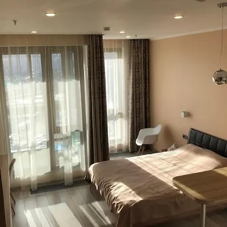 Cozy In Apartment *
